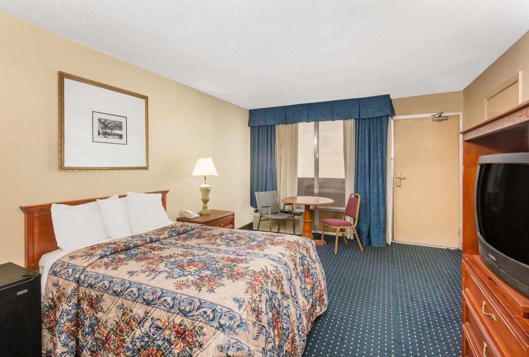 Knights Inn Overland Park Mission Eksteriør billede