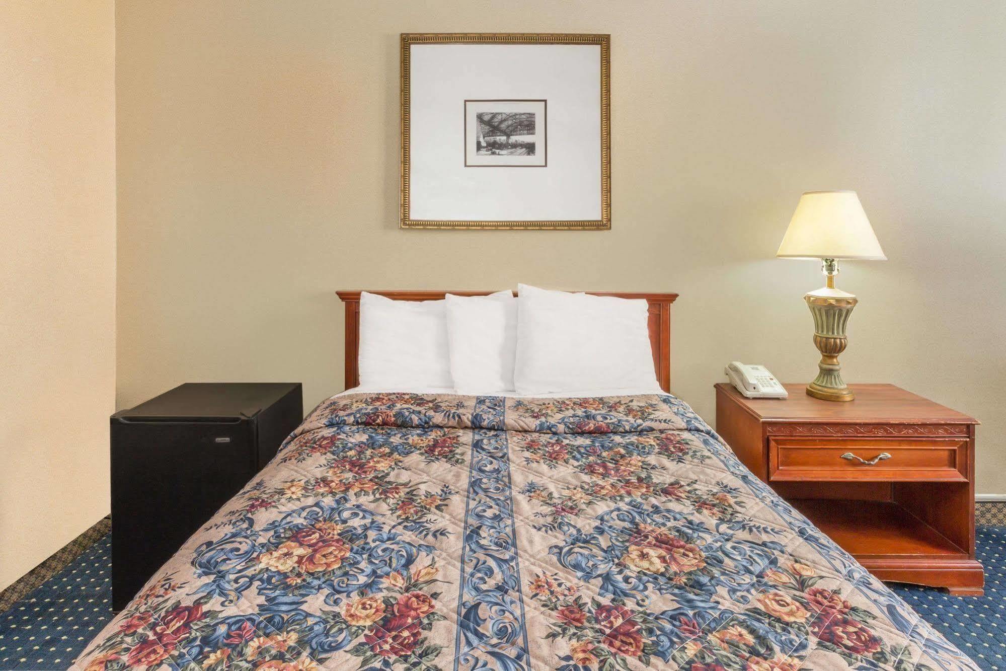 Knights Inn Overland Park Mission Eksteriør billede